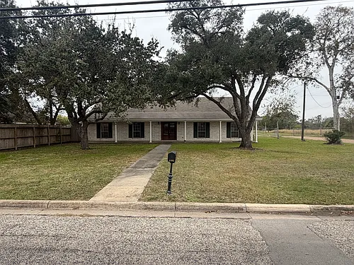 5205 Country Club Dr Photo 1