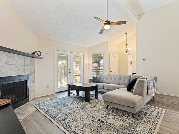 3rd image of 10116 Leatherwood Dr
