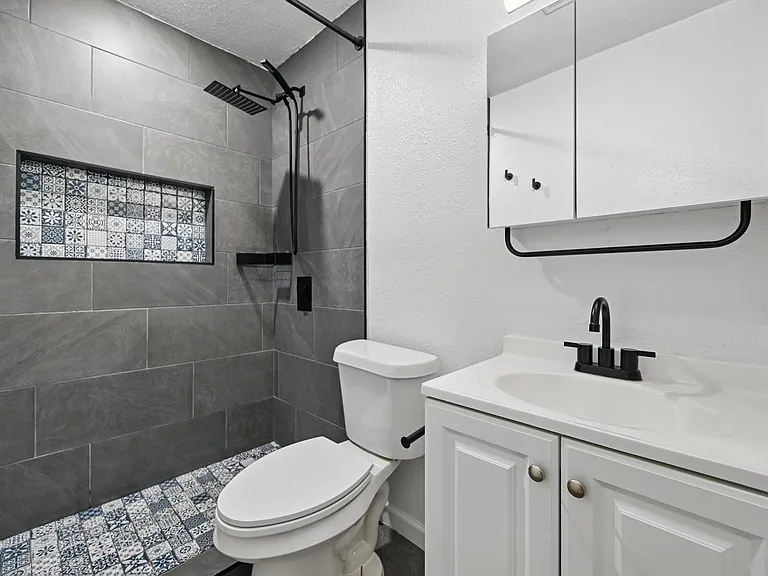 1205 Hamsted St — Photo 10