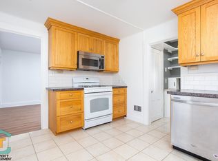 97 Spring St, Glastonbury, CT 06033