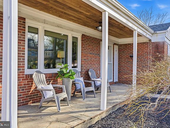 2nd image of 500 Hillen Rd