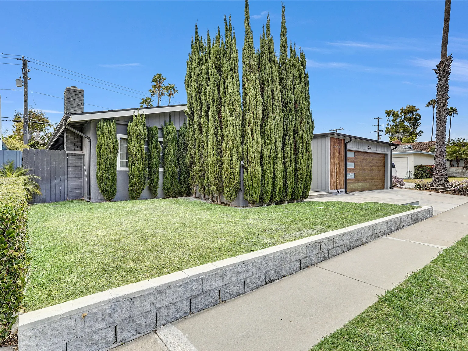 4 bed, 1695 sqft, $6,950 — Photo 3