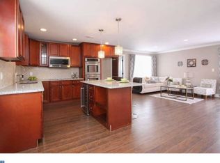56 Tapered Oak Ln, Levittown, PA
