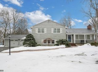 6 Wyndwood Rd, Morris Plains Boro, NJ 07950