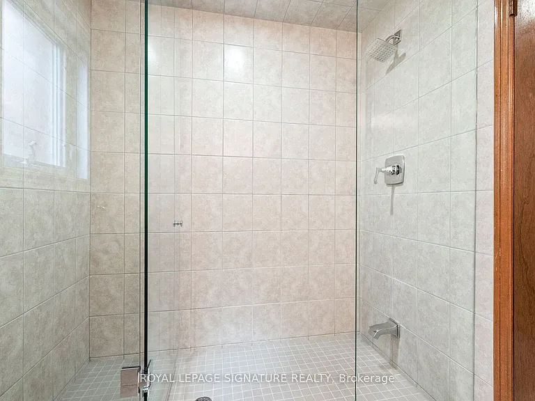5 Acacia Ave — Photo 40