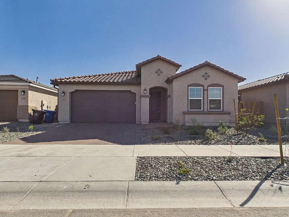 3131 N 97th Dr