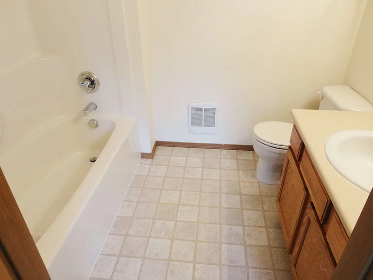 1 bed 2 bath w/den 1 bed 2 bath w/den