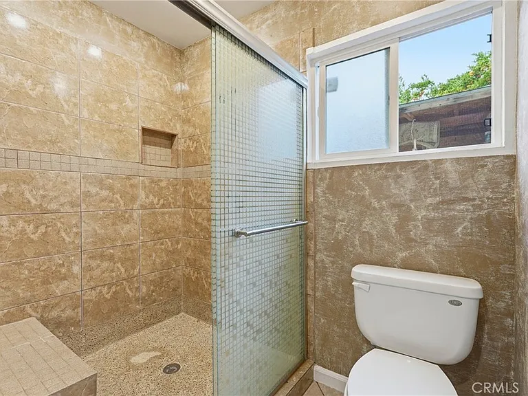 13880 Lexicon — Photo 15