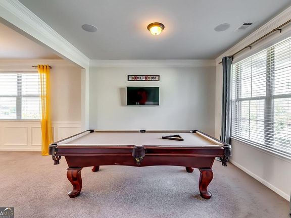 5th image of 330 Piedmont Cir