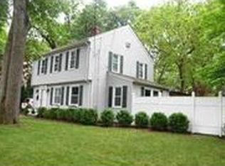 28 Oak Hill Ave, Warwick, RI 02886