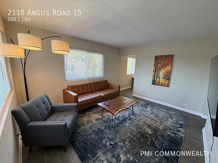 1 Bed / 1 Bath Apartment (Available Now) — Photo 2