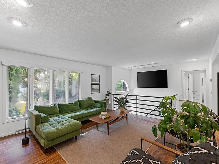 4004 Upton Ave S — Photo 4