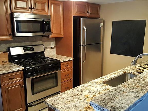 2nd image of 1139 Hartford Ave #5C