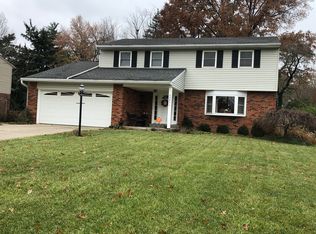 6083 Peachview Dr, Cincinnati, OH 45247