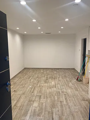 Rented by Capri Jet Realty Corp | media 10