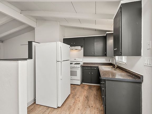 3rd image of 5625 San Vincente Way