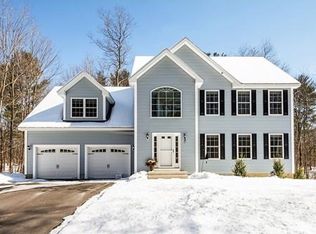 37 Burrage St, Lunenburg, MA 01462