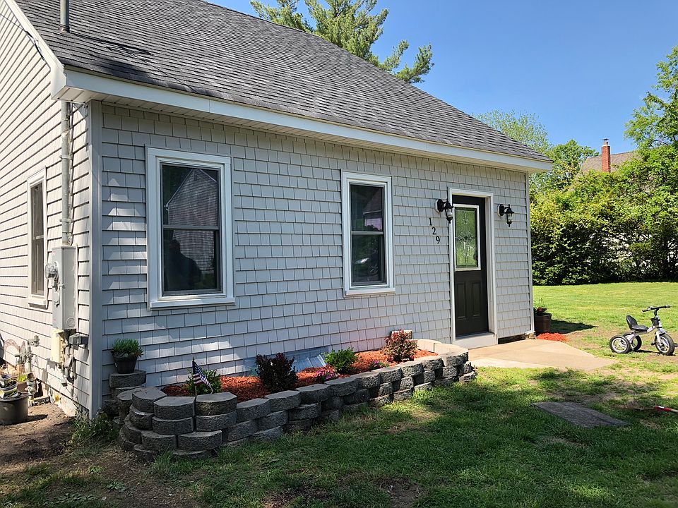 2nd image of 129 Lippitt Ave