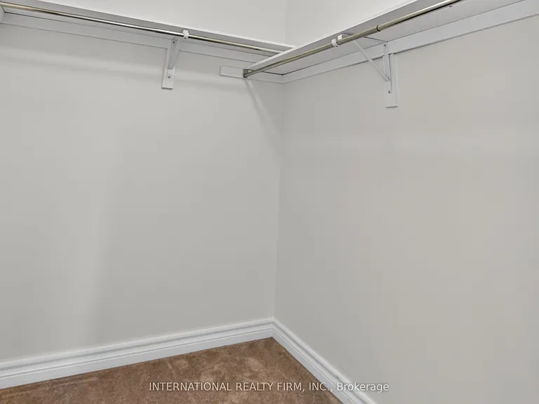 240 Ridley Cres — Photo 23