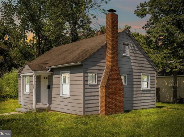 102 Water St, North East, MD 21901