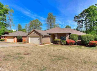 1371 Shady Cove Ln, Lawrenceville, GA 30043