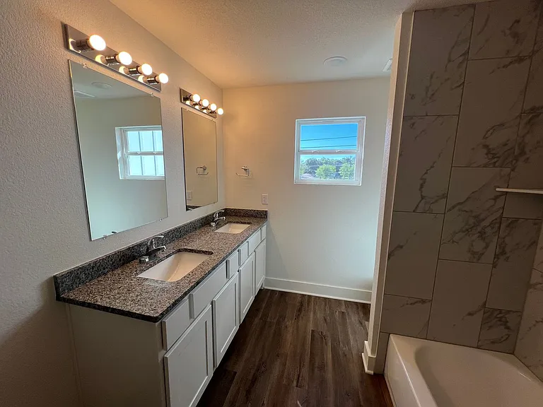 1003 Allie Way — Photo 11
