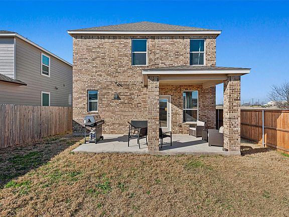 2nd image of 2001 Saskatoon St