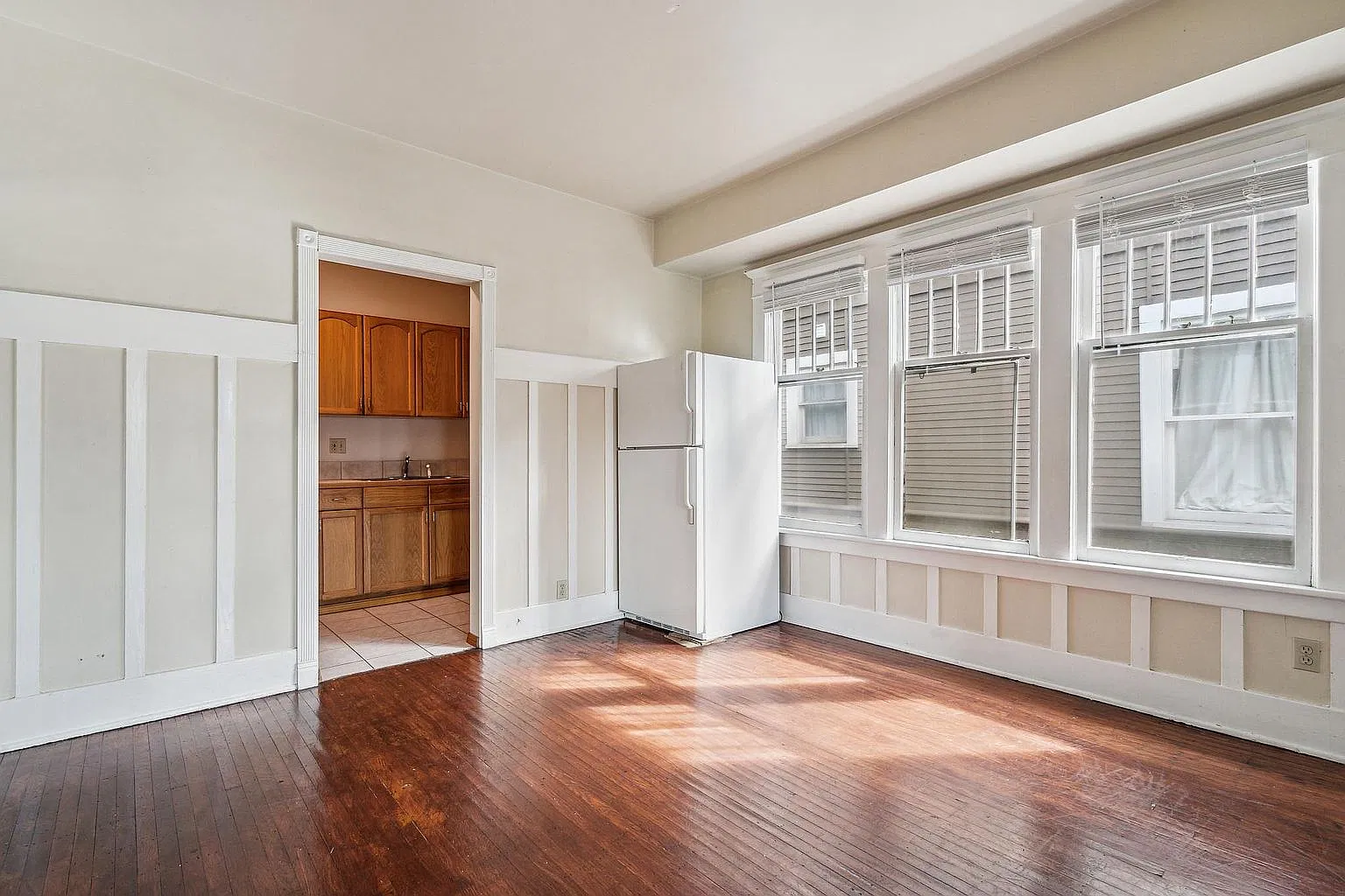 3 bed, 1200 sqft, $2,650 — Photo 2