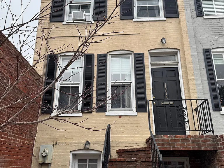 1214 33rd St NW — Photo 1