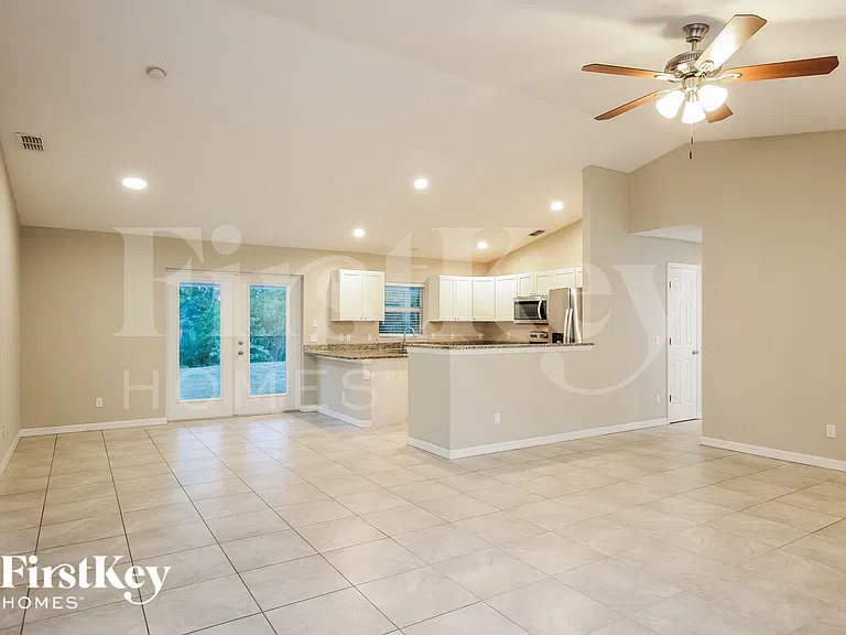 6193 Seaport St — Photo 4