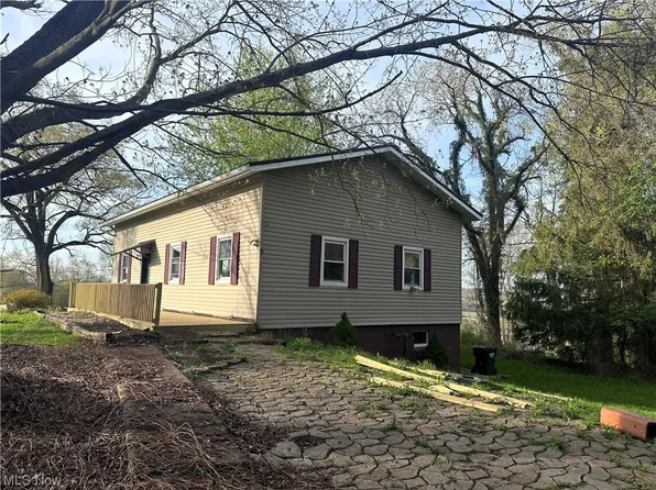 4230 Salt Creek Dr, Duncan Falls, OH 43734