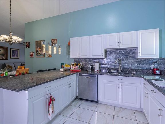 5th image of 2672 Debany Rd