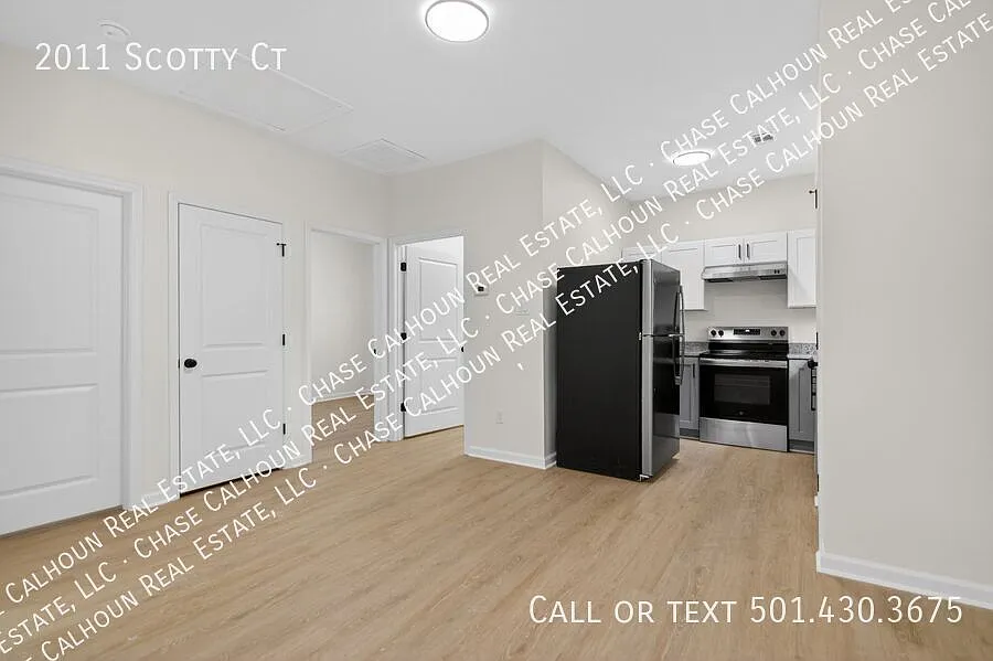 Charming duplex near the University of Arkansas at Little Rock, easy access to everything Little ... — Photo 3