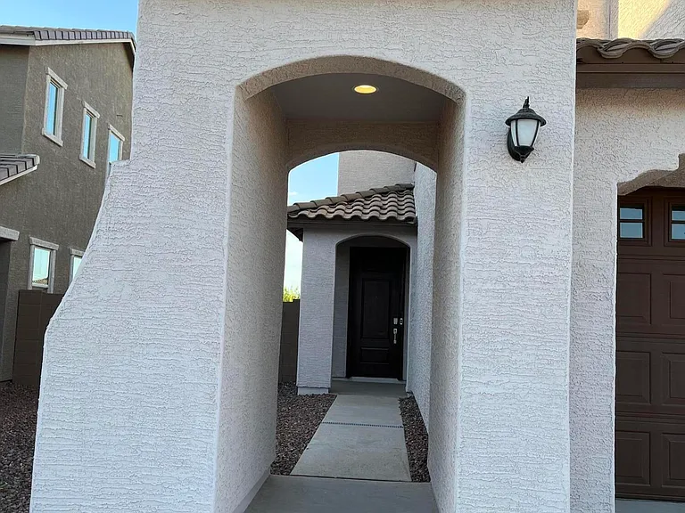 9426 W Sells Dr — Photo 3