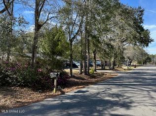 749 Blackledge Ln, Biloxi, MS 39532