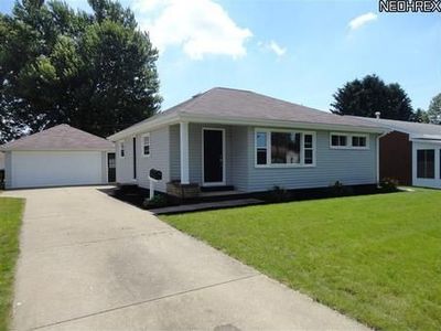 1055 Kelly St NW, New Philadelphia, OH, 44663