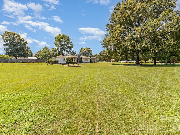 3rd image of 7430 Forney Hill Rd