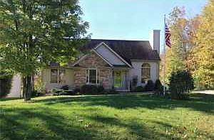1st image of 733 Royal Cir