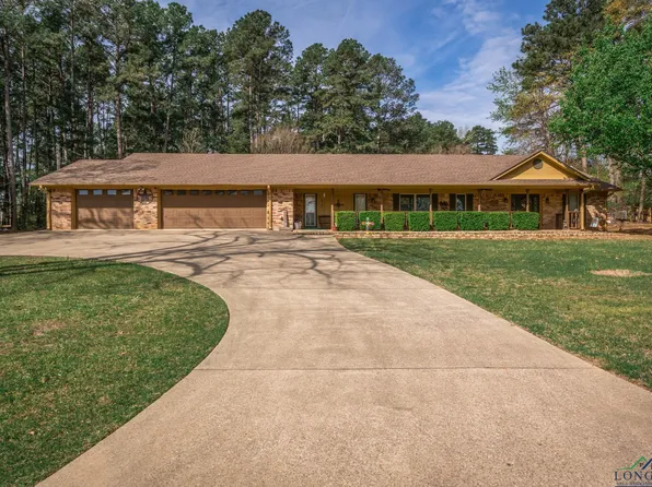 1717 W Lake Dr, Gladewater, TX 75647