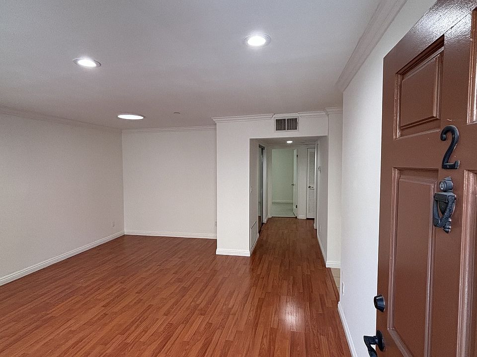 Entrance & Living Area