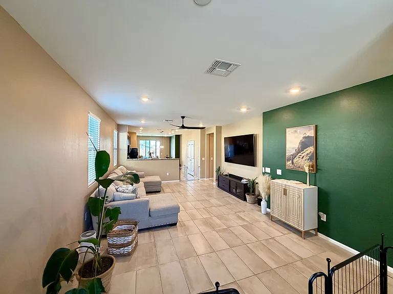 2623 Stanhurst Ave — Photo 3