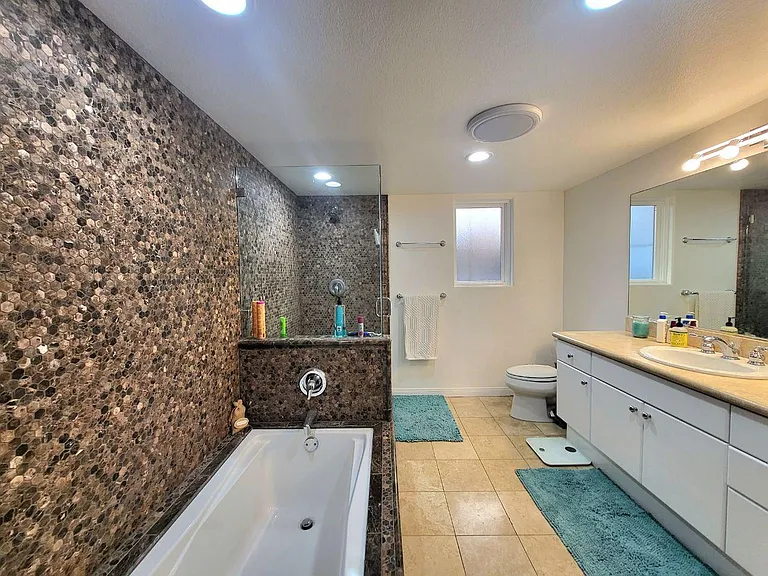 851 N San Vicente Blvd #117 — Photo 21