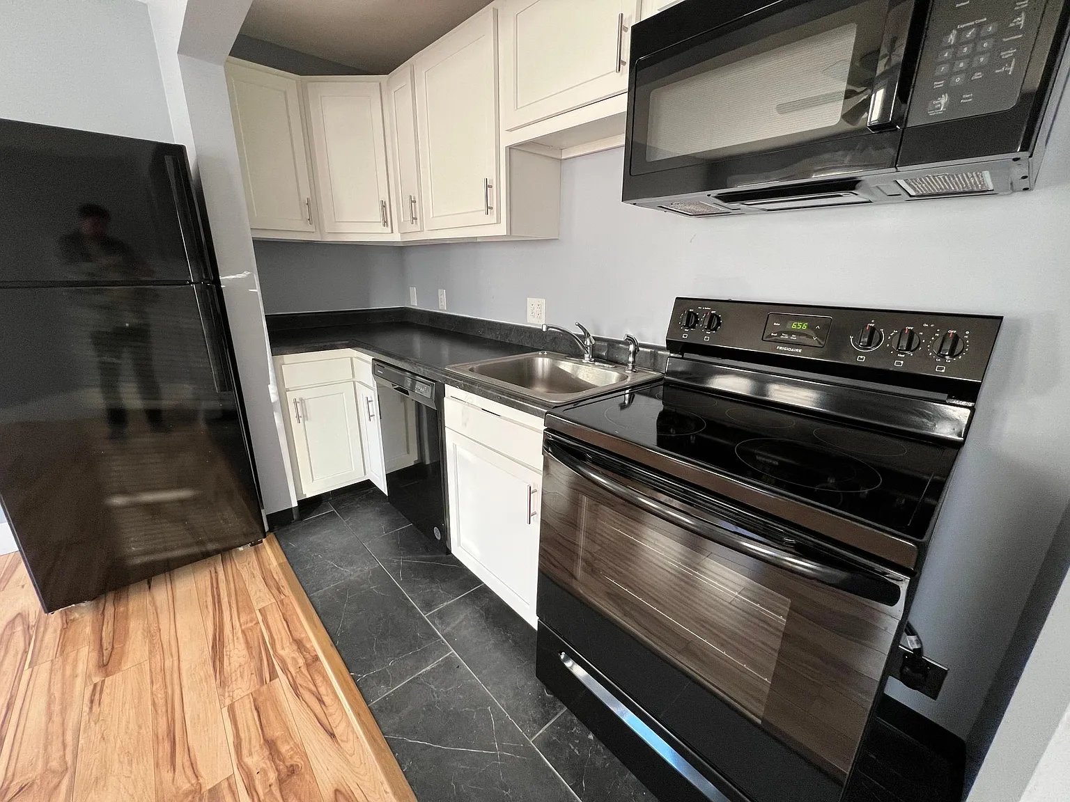 3025 W Liberty Ave — Photo 4