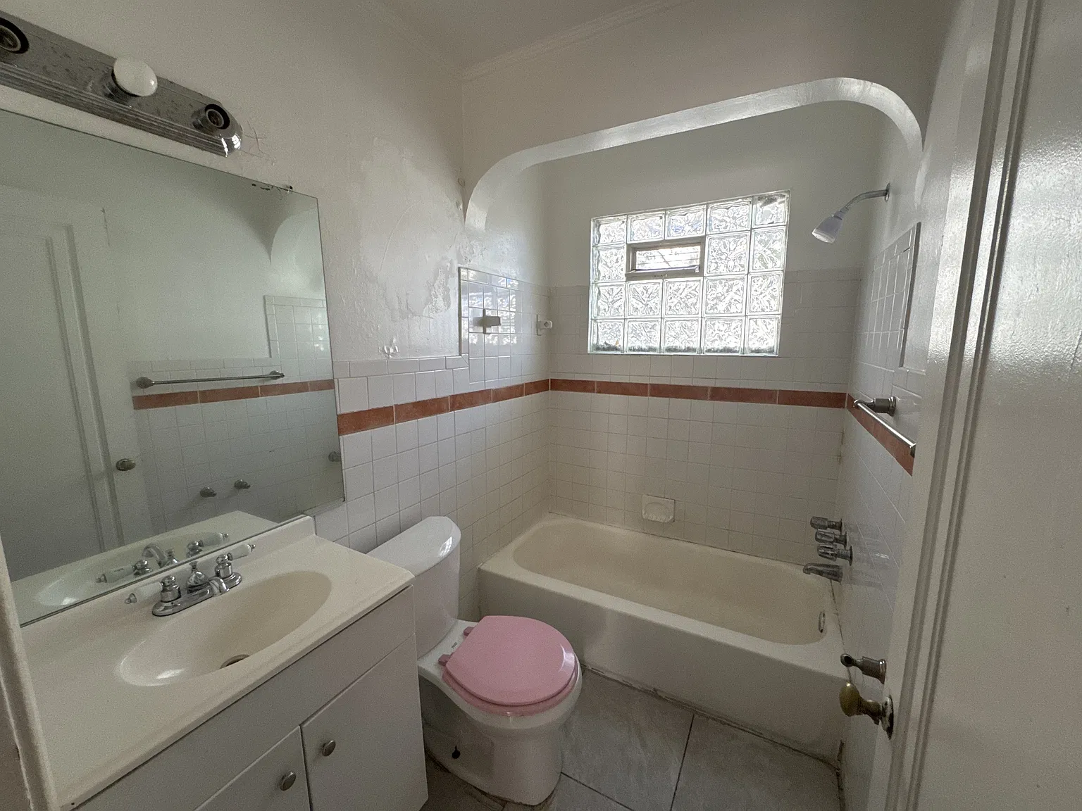 20242 Hickory St - MI - 1 — Photo 3