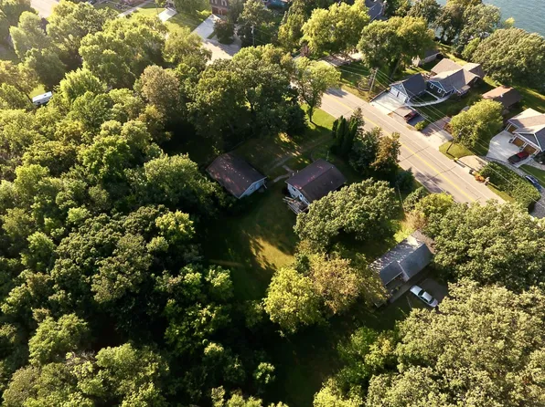 308 Lake Ave S, Spicer, MN 56288