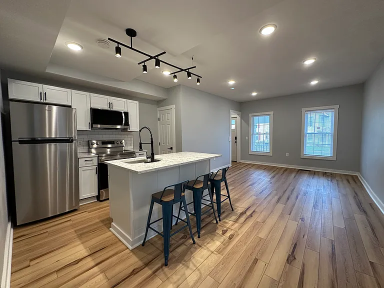 128 Caroline Ave #2 — Photo 10