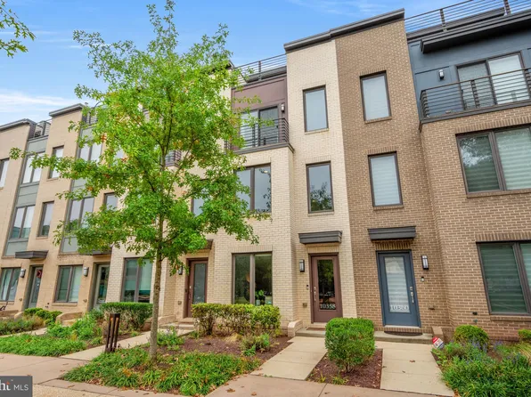 10358 Jacobsen St, Bethesda, MD 20817