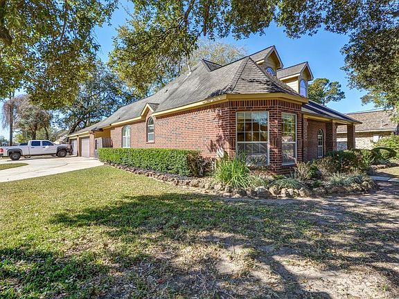 3rd image of 3601 Trailwood Dr