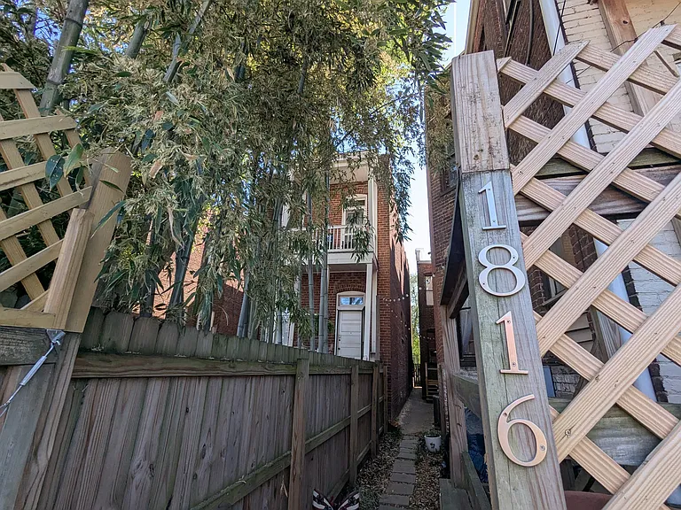 1816 W Grace St #A — Photo 31