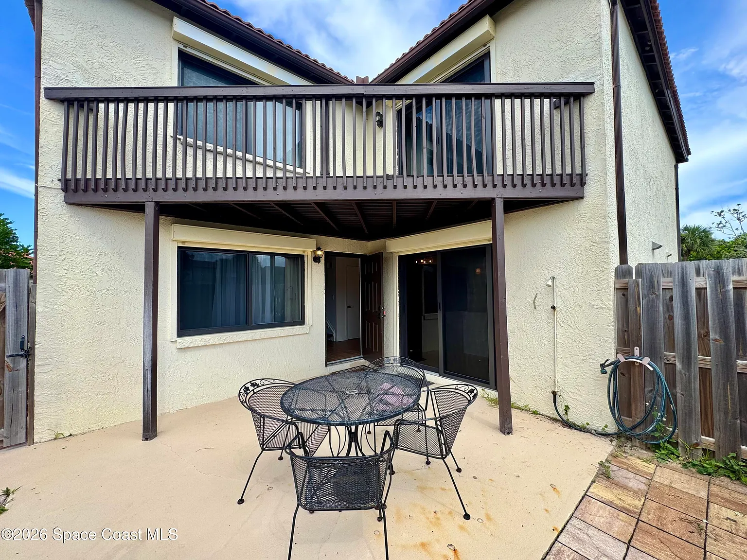 2 bed, 1.5 bath, 1148 sqft, $2,000 — Photo 2